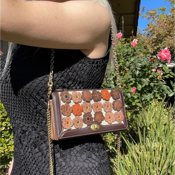 Coach Handbags - Riley Heritage Tea Rose Chain Convertible Clutch Crossbody Shoulder Bag 89383